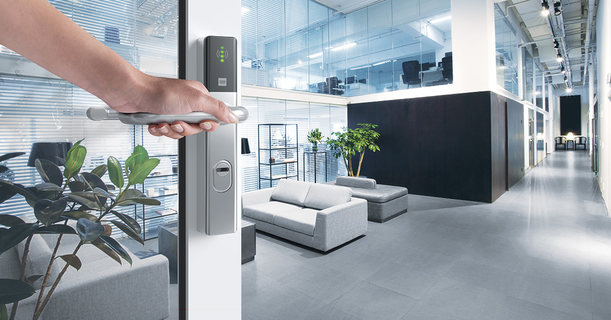 The Guard S can be seen on an office door, with the entrance area in the background.