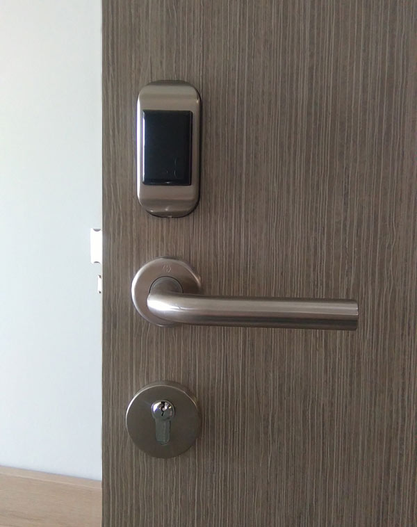 Hotels locks installation