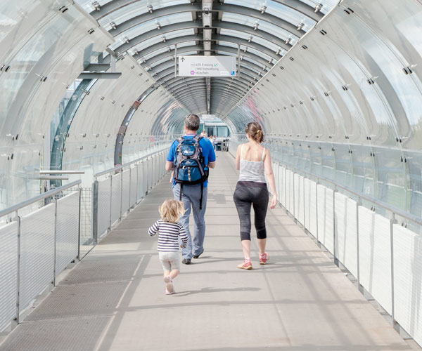 Gestion des issues de secours dans un aéroport