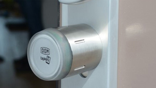 DOM Tapkey on a homeowners front door